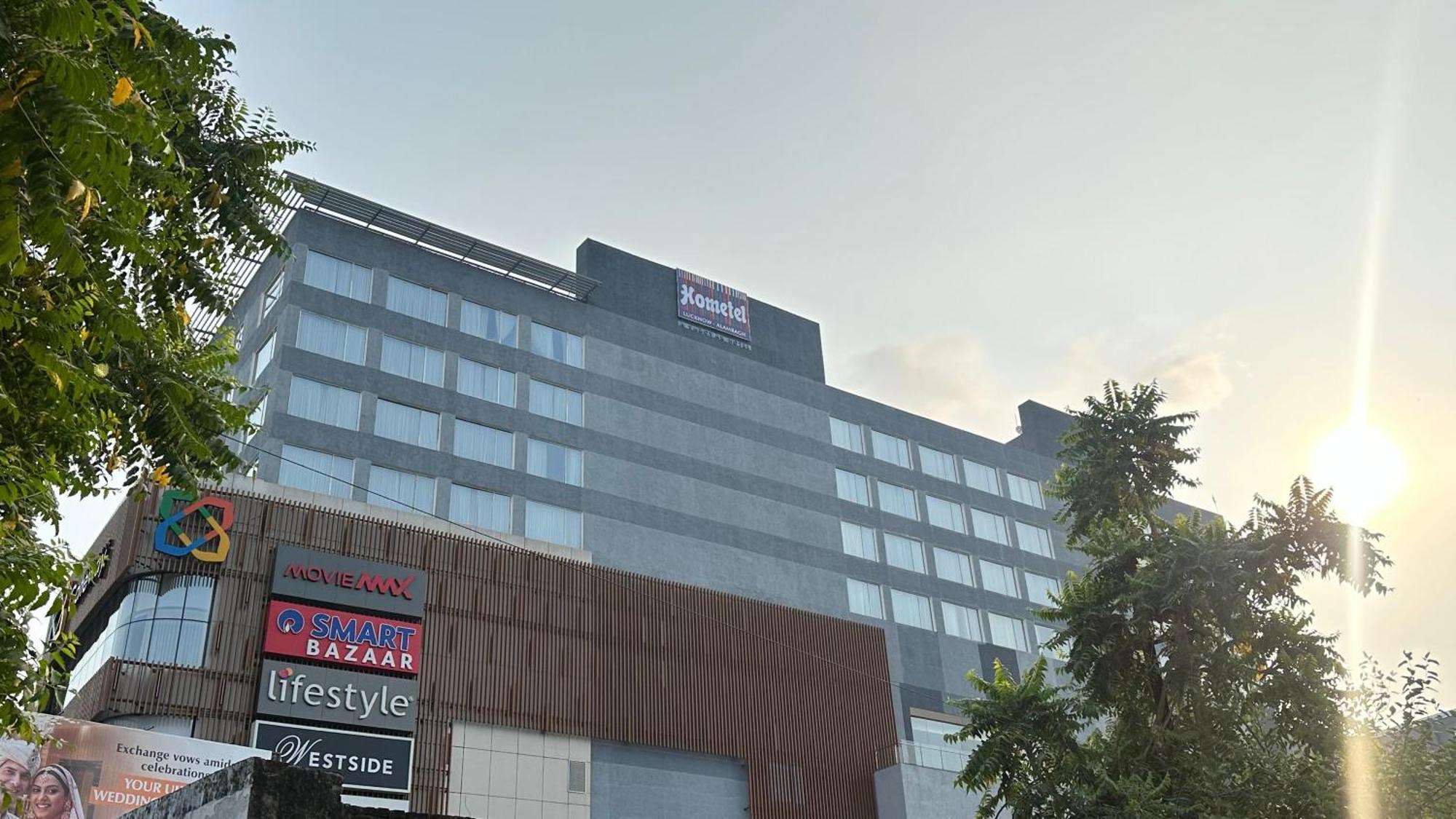 Hometel Alambagh Lucknow - A Sarovar Hotel Екстериор снимка
