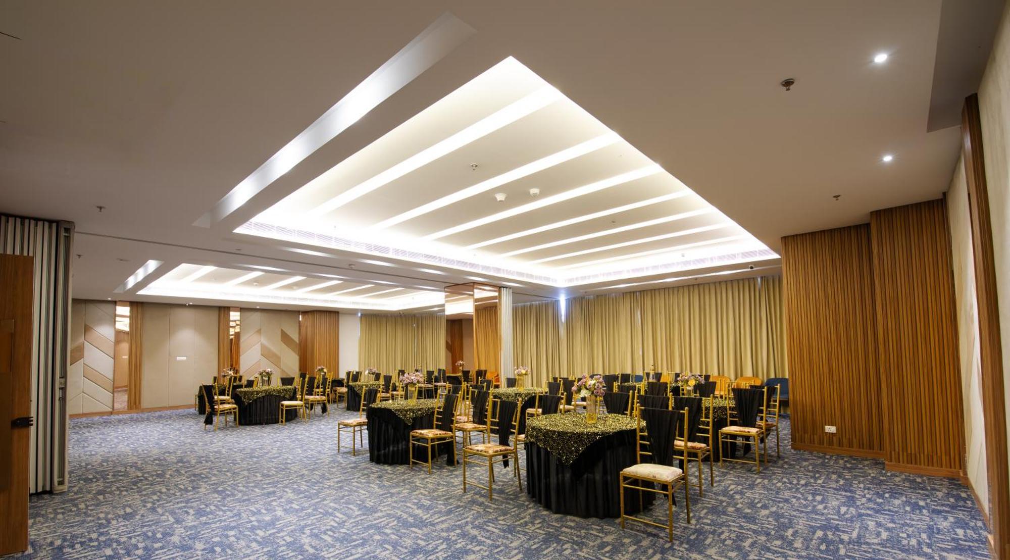 Hometel Alambagh Lucknow - A Sarovar Hotel Екстериор снимка