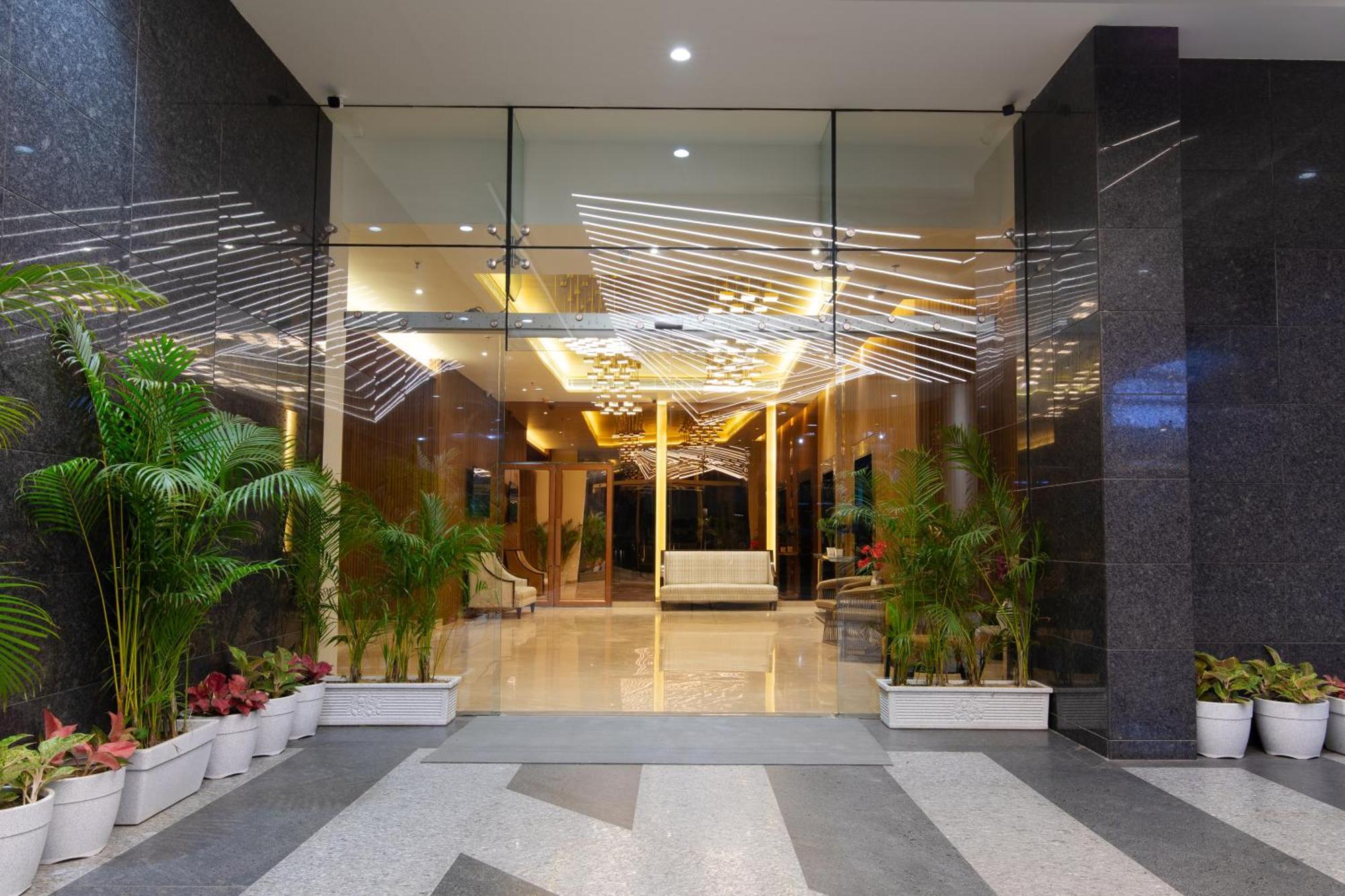 Hometel Alambagh Lucknow - A Sarovar Hotel Екстериор снимка
