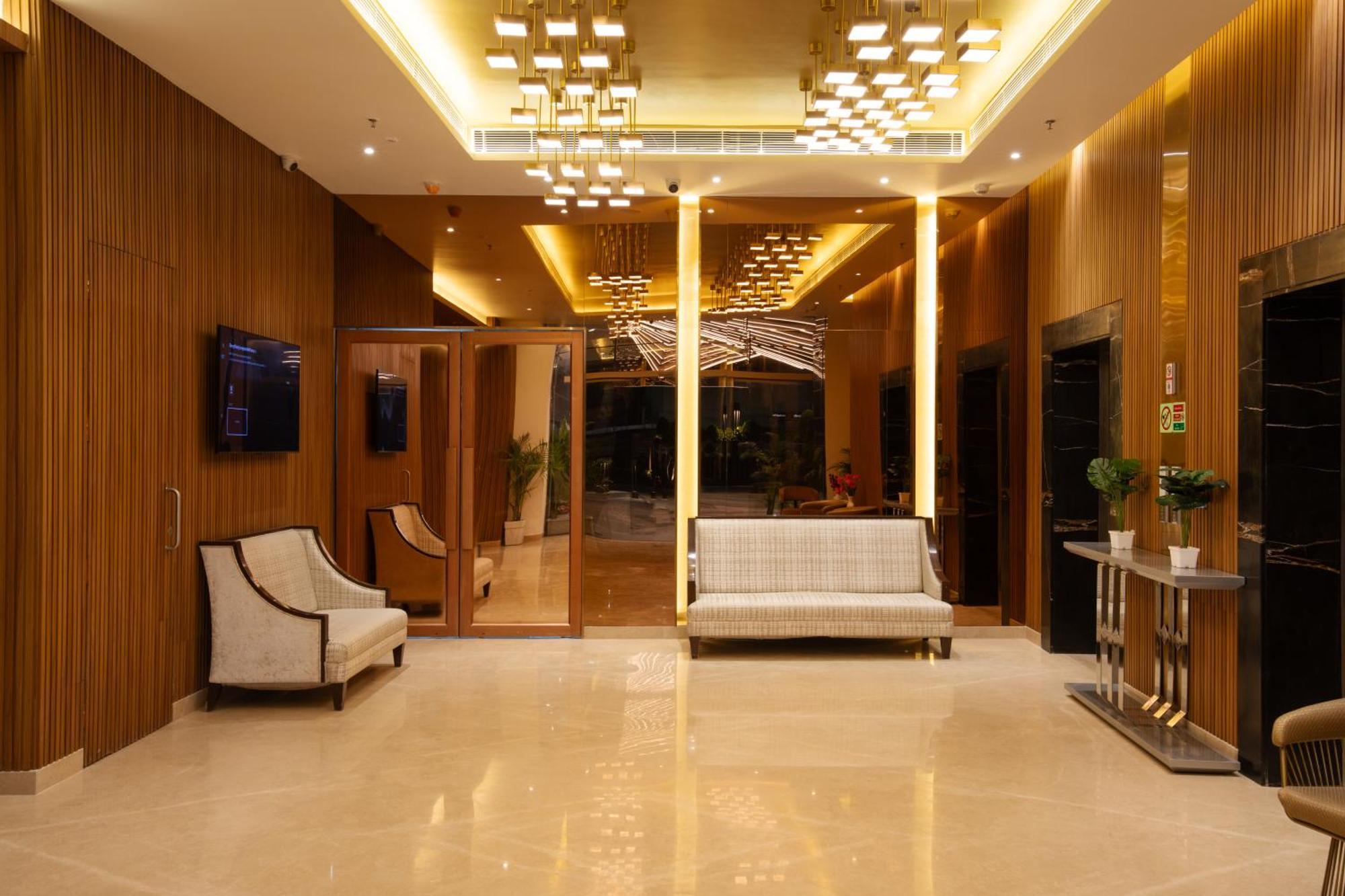 Hometel Alambagh Lucknow - A Sarovar Hotel Екстериор снимка