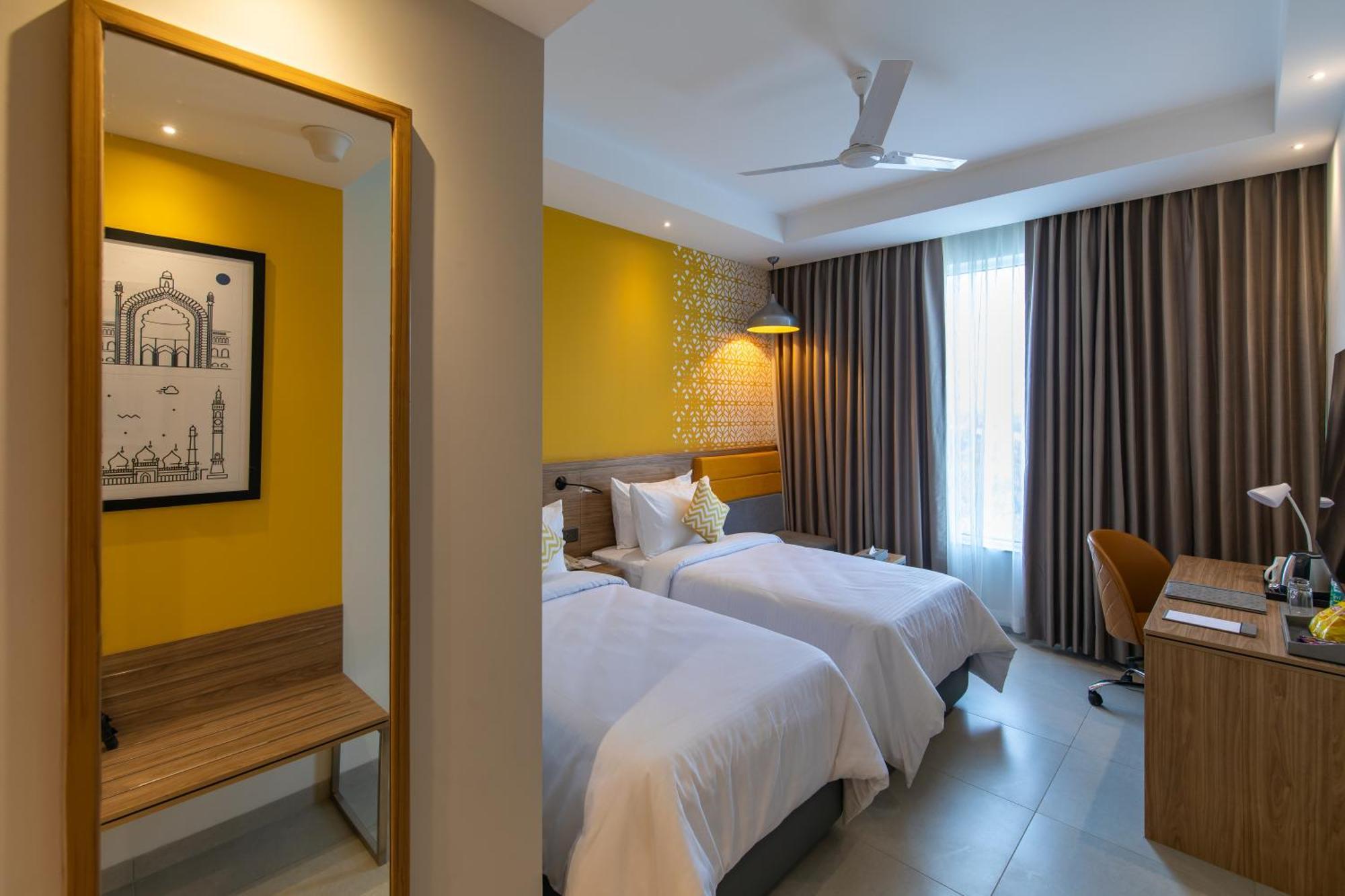 Hometel Alambagh Lucknow - A Sarovar Hotel Екстериор снимка