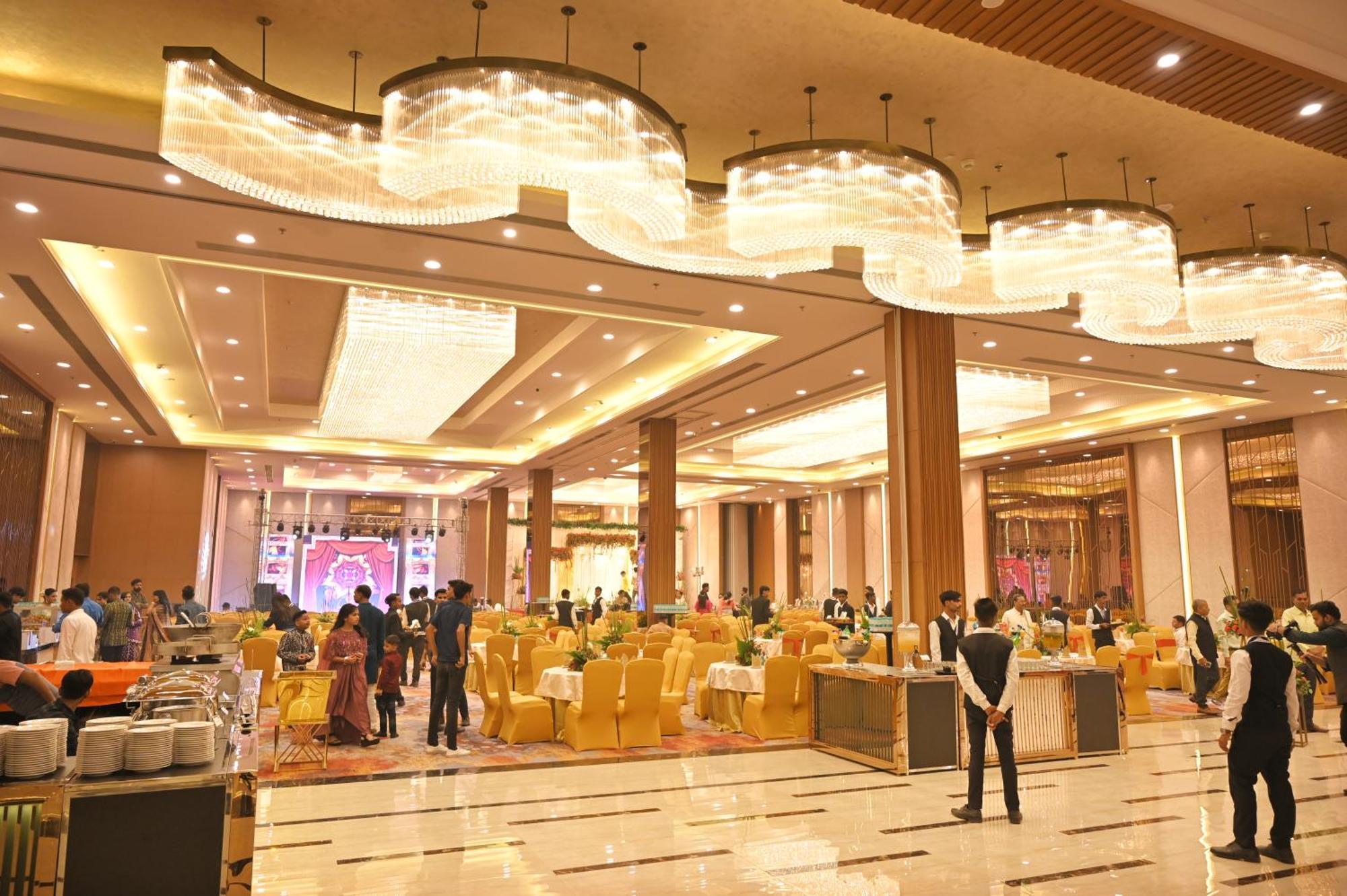 Hometel Alambagh Lucknow - A Sarovar Hotel Екстериор снимка