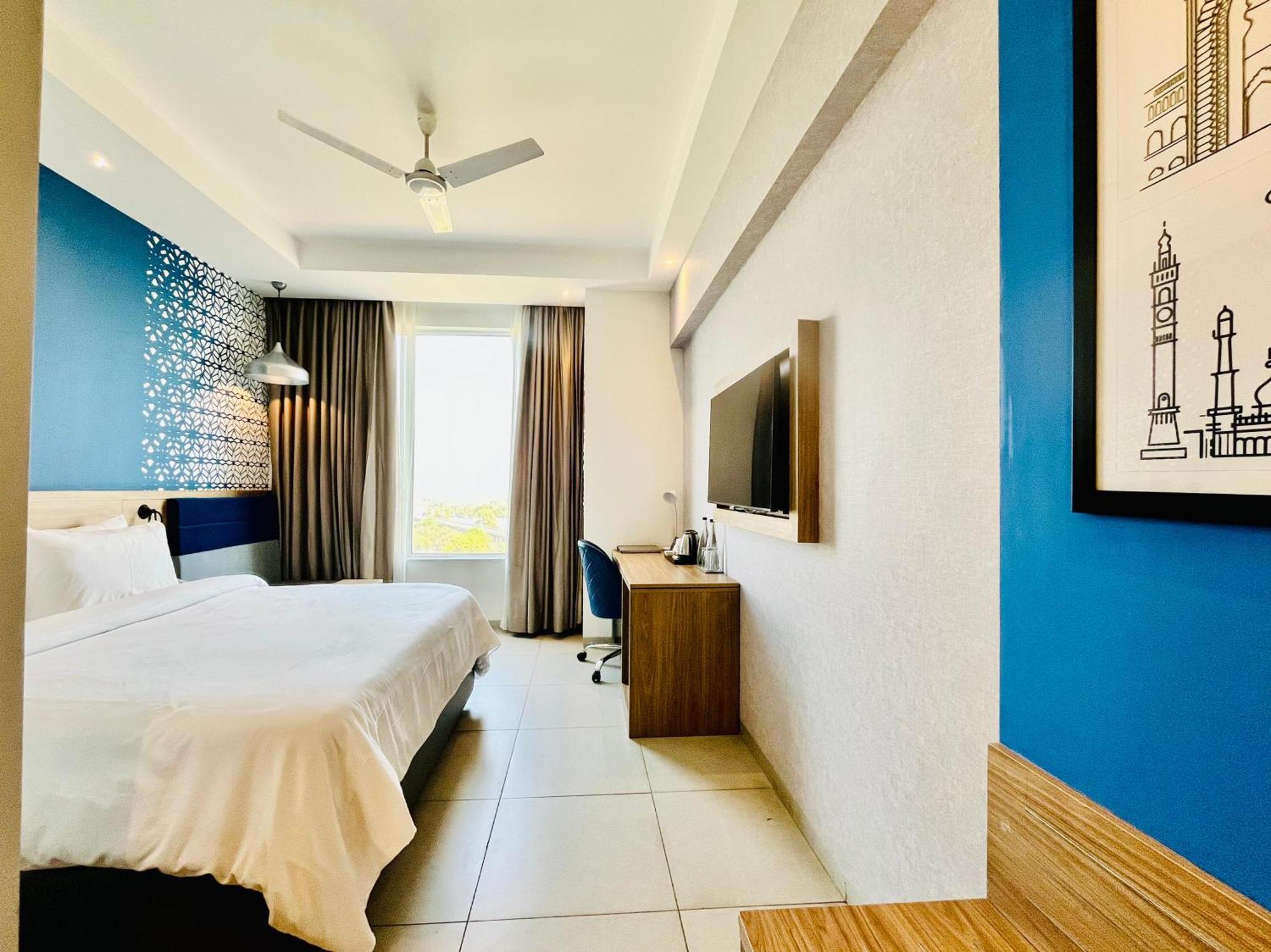 Hometel Alambagh Lucknow - A Sarovar Hotel Екстериор снимка