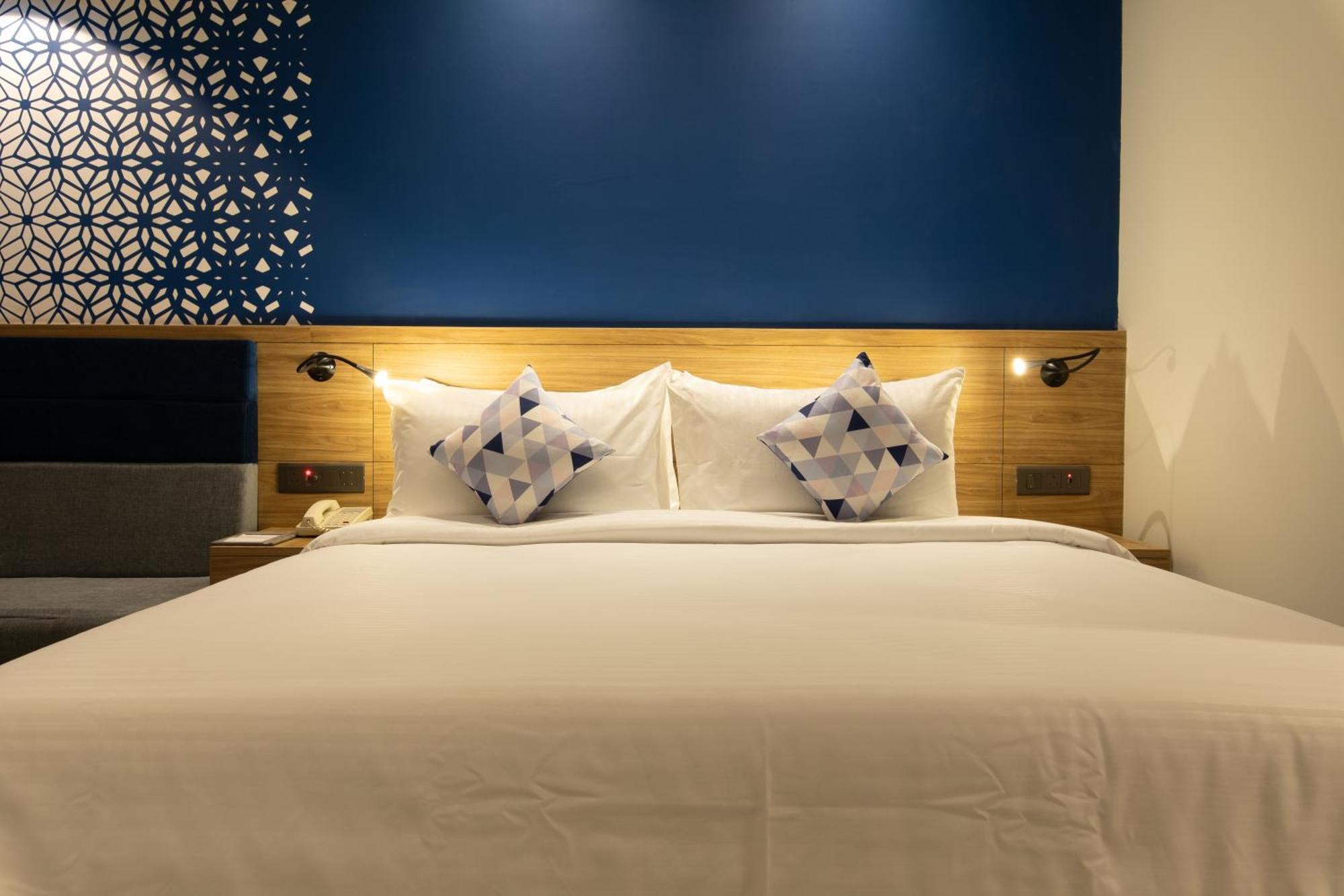 Hometel Alambagh Lucknow - A Sarovar Hotel Екстериор снимка