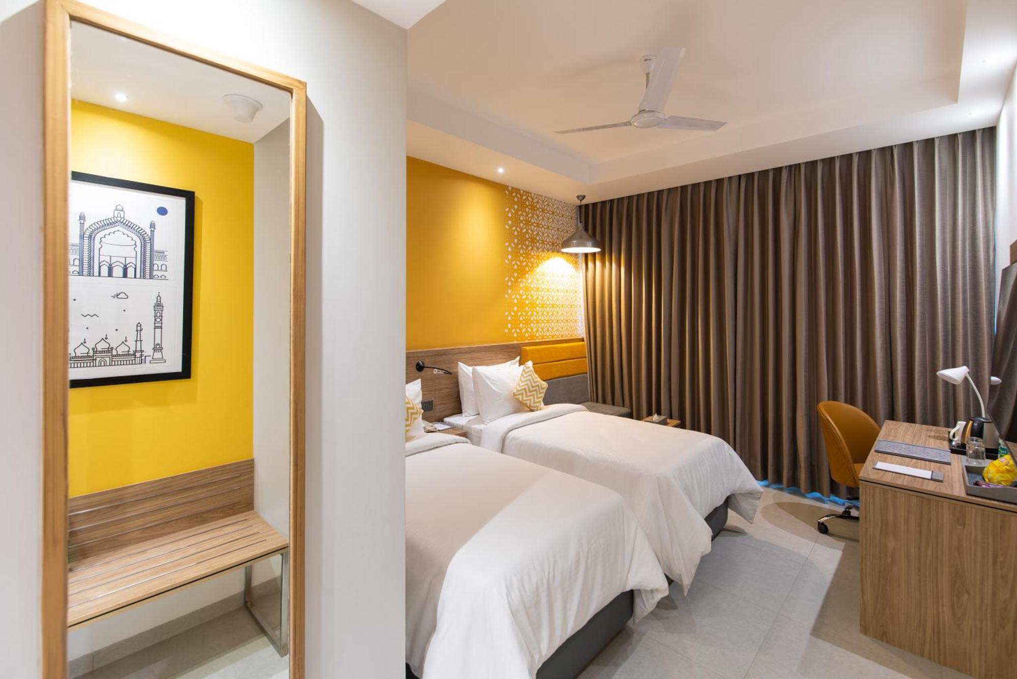 Hometel Alambagh Lucknow - A Sarovar Hotel Екстериор снимка