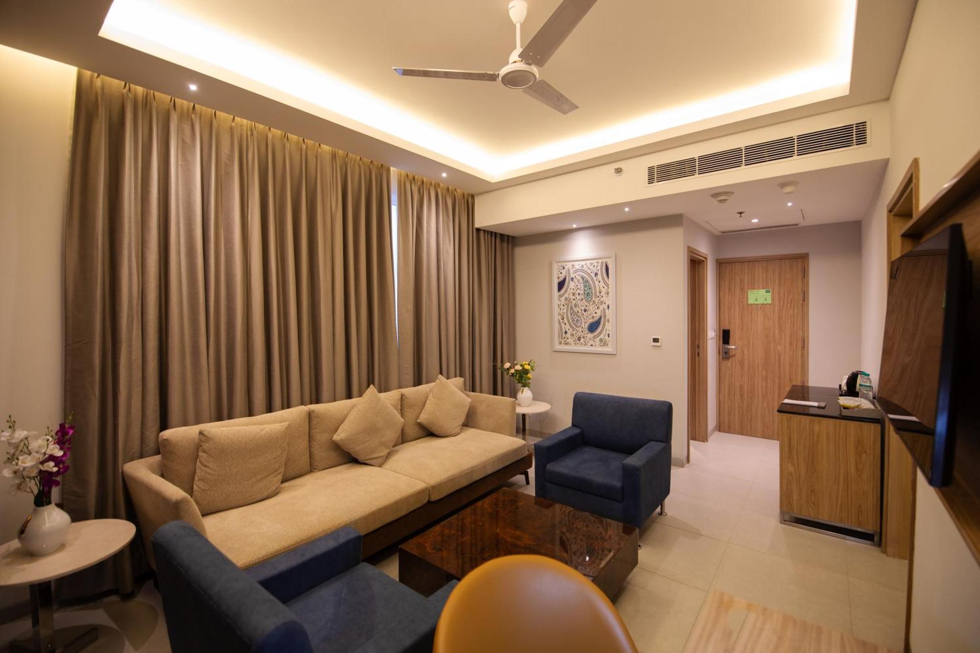 Hometel Alambagh Lucknow - A Sarovar Hotel Екстериор снимка